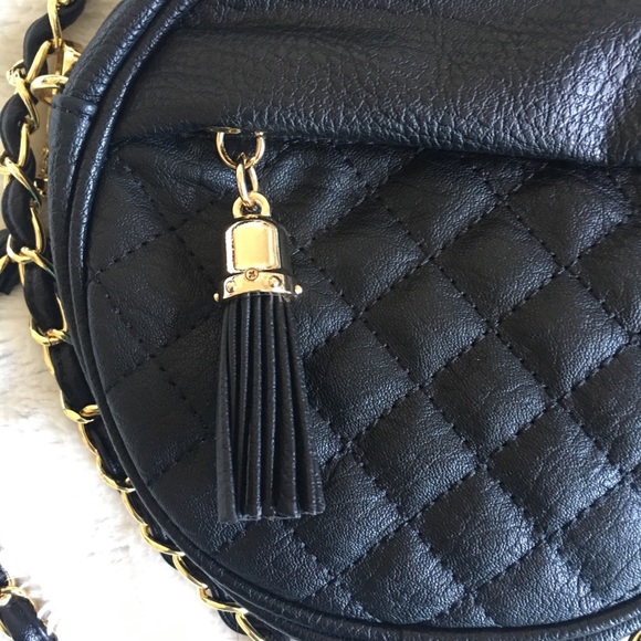 Faux leather black cross body handbag - Picture 2 of 4